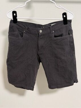 Men's Black Jean Shorts - Classic Five-Pocket Style